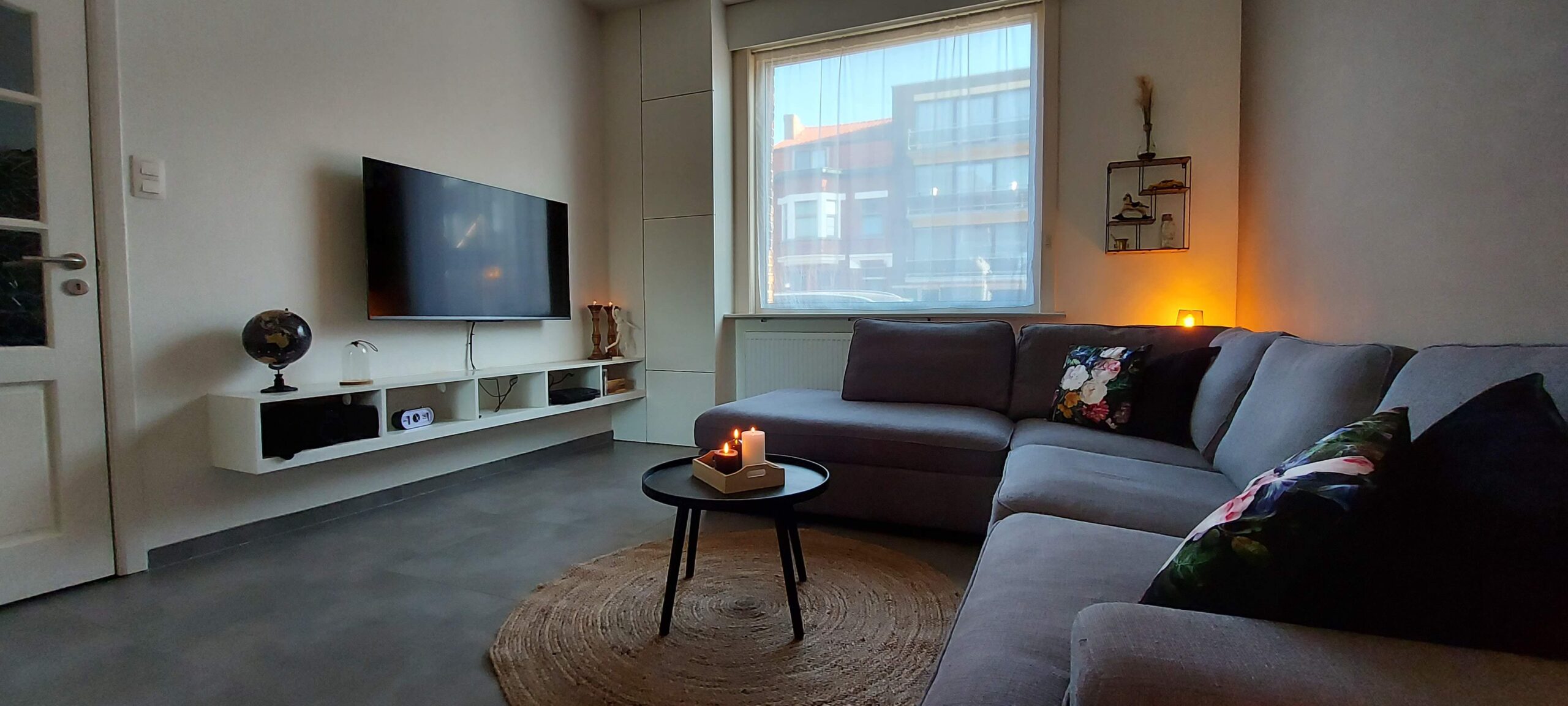 Leefruimte met sofa