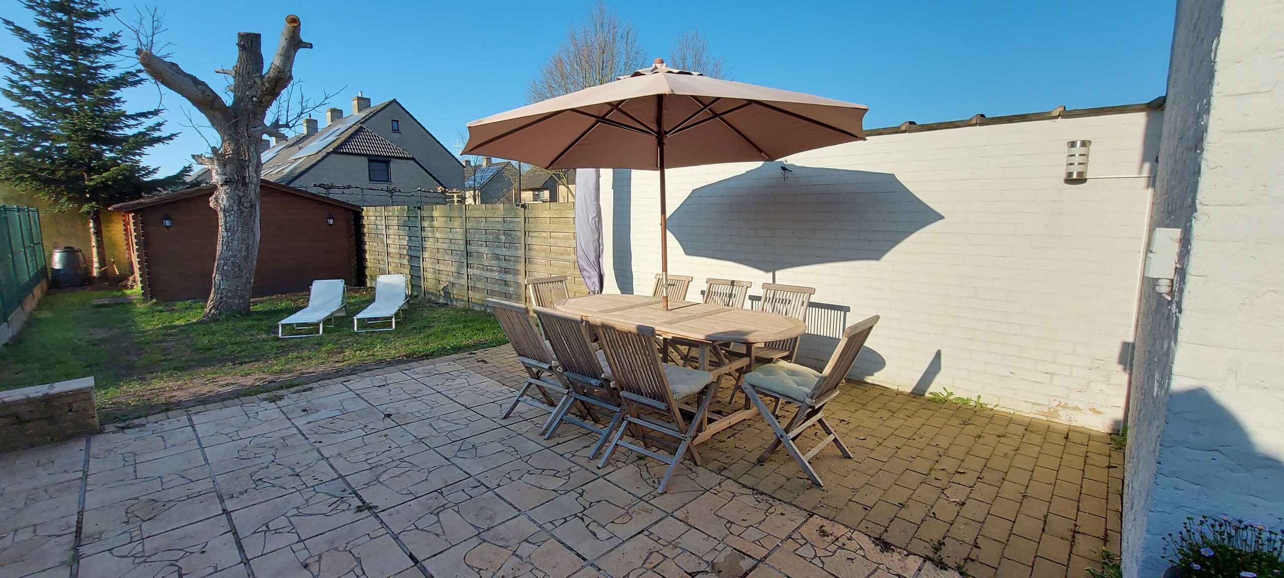 Terras naast de woning