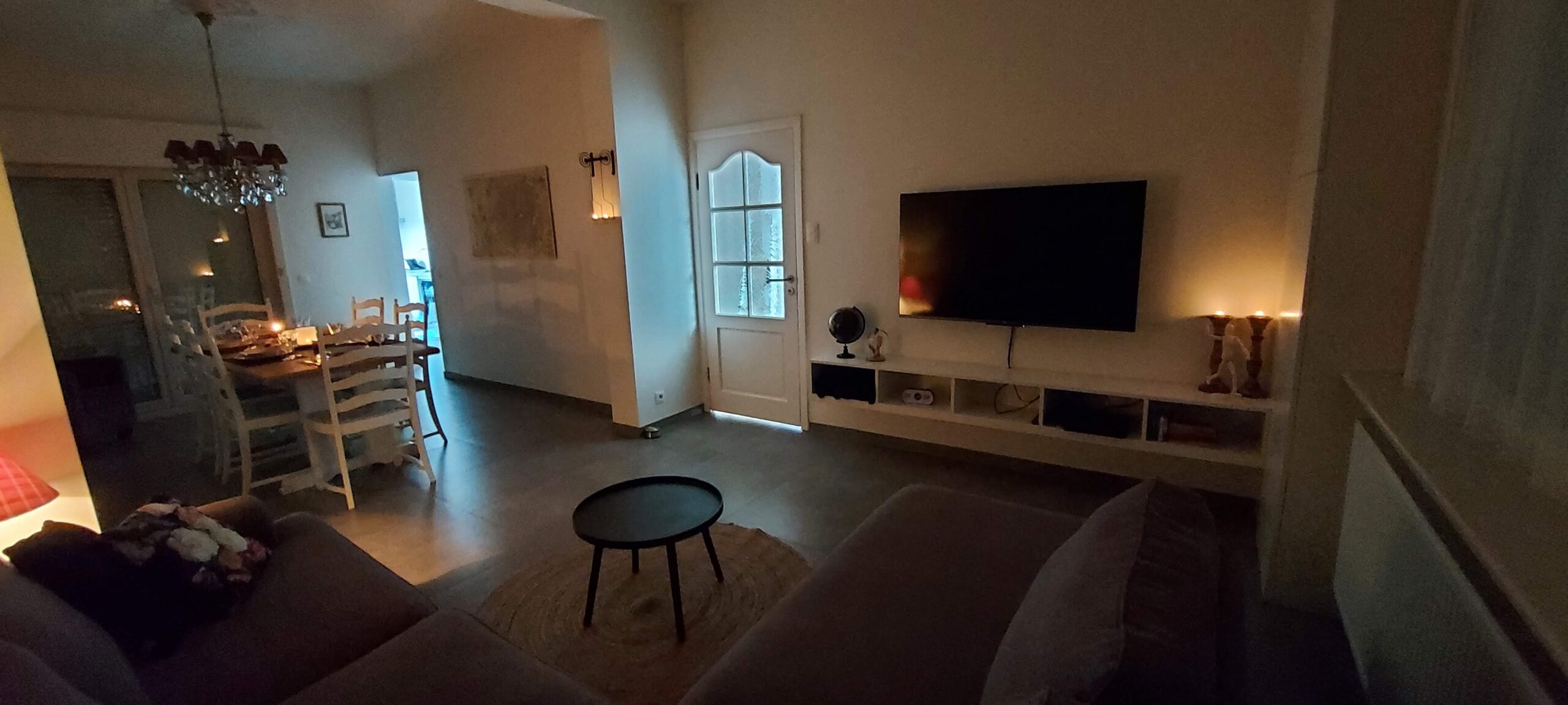 Zithoek met ruime sofa